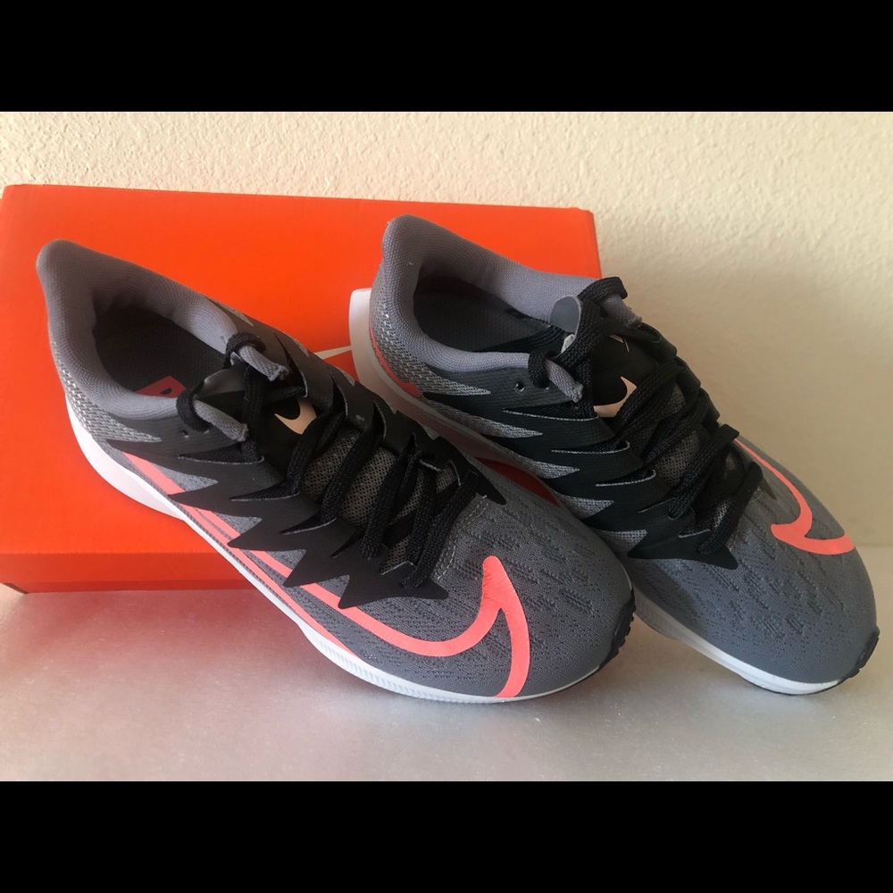 NIB 100% authentic Nike women's size 5 MSRP $90
